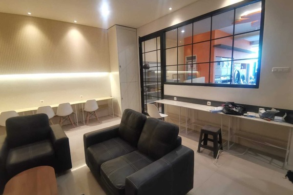 Televisor intel·ligent de 43 polzades amb canals digitals