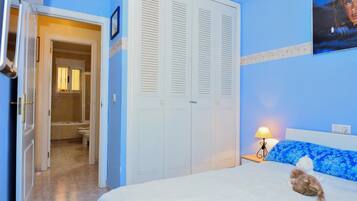 3 chambres, fer et planche à repasser, Wi-Fi gratuit