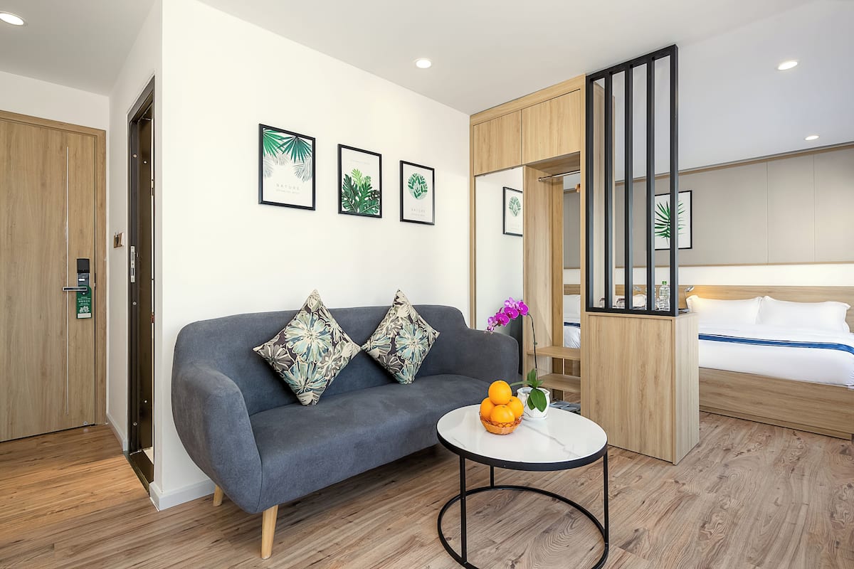 Habitación Deluxe con 2 camas individuales | 1 dormitorio, escritorio, espacio para trabajar con un portátil