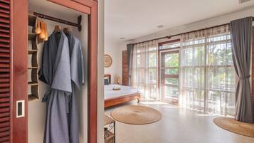 ๋๋ญ์ค ๋๋ธ๋ฃธ | ๊ฐ์ค ๋ด ๊ธ๊ณ , ์ฑ
์, ๋
ธํธ๋ถ ์์
๊ณต๊ฐ, ๋ฐฉ์ ์ค๋น