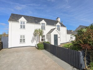 Exterior - Bron Gadair (Pwllheli)