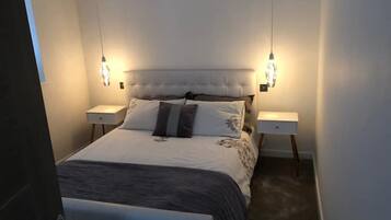 2 bedrooms, iron/ironing board, free WiFi, bed sheets