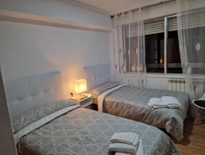 3 slaapkamers, reisbedje, wifi, beddengoed