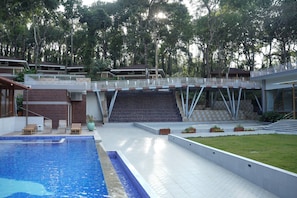 2 AuĂenpools