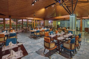 Restaurant - Regenta Resort Sakleshpur (Sakleshpur)
