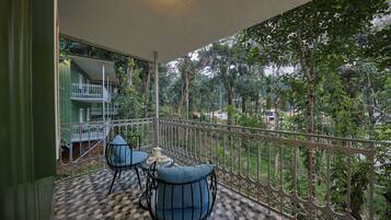 RUSTIC LUX | Balcony view