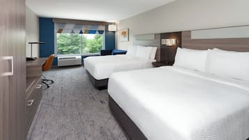 書桌、筆電工作空間、遮光布/窗簾、熨斗/熨衣板