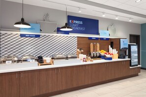 Free daily buffet breakfast - Holiday Inn Express & Suites Reedsburg - Dells Area by IHG (Reedsburg)