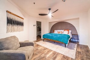 1 bedroom, iron/ironing board, travel cot, WiFi