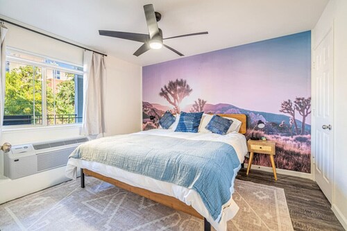 Midtown Modern - Stylish 2BR Lodging in Reno