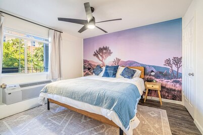 Midtown Modern - Stylish 2BR Lodging in Reno