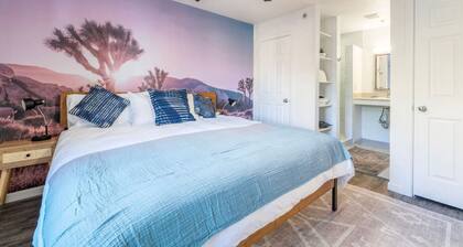 Midtown Modern - Stylish 2BR Lodging in Reno