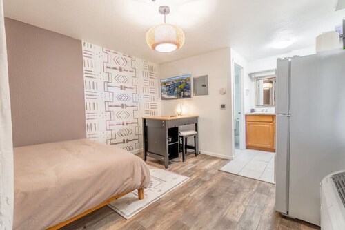 Modern Haven: Chic Studio Getaway