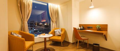 Club Room | City view