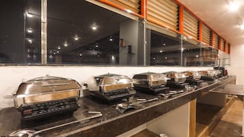 Colazione a buffet, servita tutte le mattine (300 INR a persona)