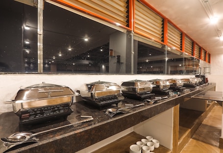 Daily buffet breakfast (INR 300 per person)