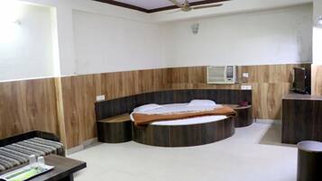 Deluxe Double Room, City View | Free WiFi, bed sheets