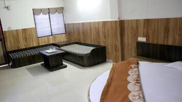 Deluxe Double Room | Free WiFi, bed sheets