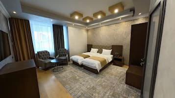 32–tuumainen äly-TV, jossa digitaalikanavat