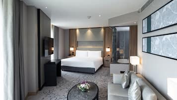 Studio Suite | 1 bedroom, in-room safe, desk, laptop workspace