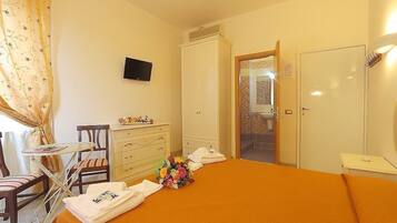 Standardzimmer | Zimmersafe, kostenloses WLAN, Bettwäsche