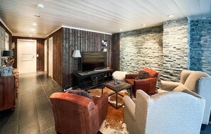 Fernseher, Kamin