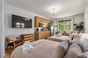 1 bedroom, iron/ironing board, free WiFi, bed sheets