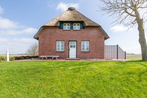 Exterior - Ferienwohnung Frisia - Wohnung 3 auf Nordstrand für bis zu 4 Personen (Nordstrand)