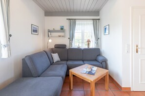 TV, libri, impianto stereo