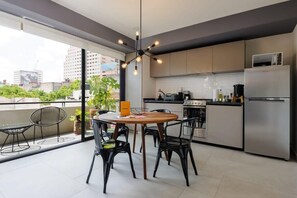 Fridge, microwave, stovetop, coffee/tea maker - w* | Unique 1BR in Cuauhtémoc (Ciudad de México)
