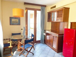 Dining - 5 Suite Grecale, primo piano, balcone di 25 mq lato interno, molto silenzioso (Cecina)