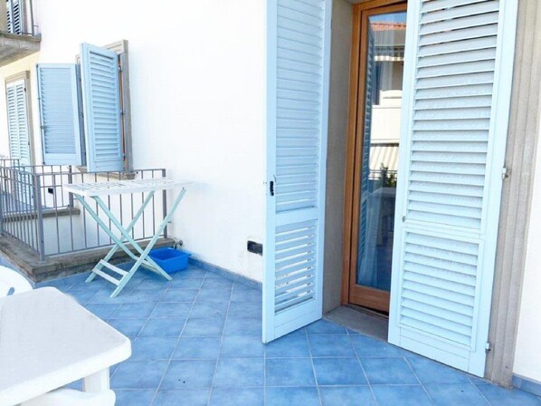 Property grounds - 5 Suite Grecale, primo piano, balcone di 25 mq lato interno, molto silenzioso (Cecina)