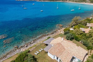 Sun-loungers, beach towels - New Property - Villa Jovis: Modern, Waterfront, Sea access, Pool (Torre Delle Stelle (Maracalagonis))