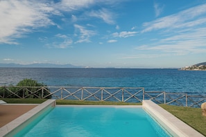 Piscina all'aperto