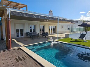 Pool - Villa Yasmina - Amazing view of the sea (Estoi)