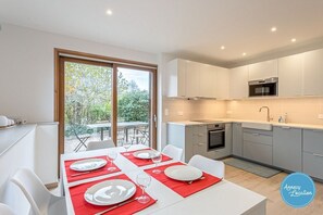 Dining - Renovated Chalet in the Heart of Menthon (Menthon-Saint-Bernard)