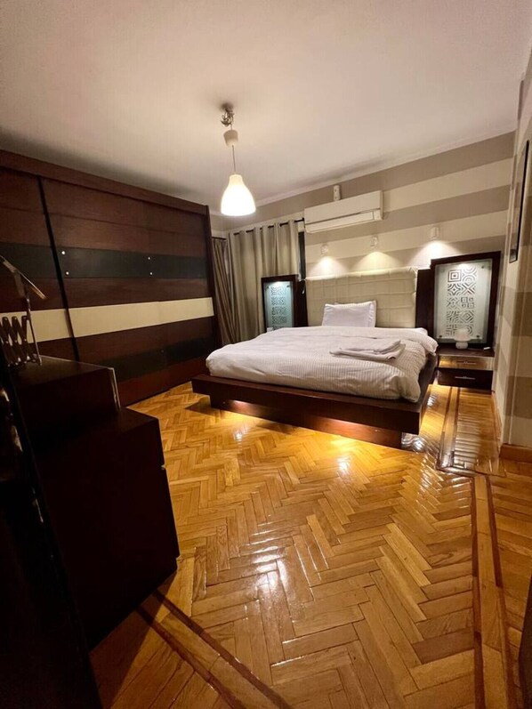 2 habitaciones, escritorio, wifi y ropa de cama