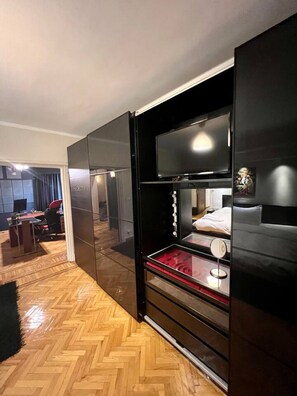 2 bedrooms, desk, WiFi, bed sheets - Rosa Black Baccara Suites W/Gym (Maadi)