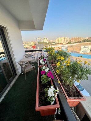 Outdoor dining - Rosa Black Baccara Suites W/Gym (Maadi)