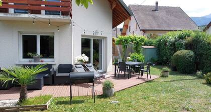 Flytourannecy villa doussard, Villa 7 à 8 personnes, au bord du Lac d'Annecy