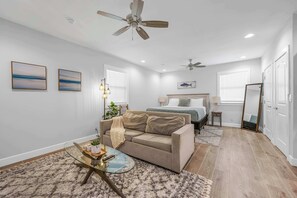 Iron/ironing board, WiFi, bed sheets - Gorgeous Remodeled Studio& Beautiful Outdoor Space (Merritt Island)