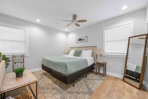Iron/ironing board, WiFi, bed sheets - Gorgeous Remodeled Studio& Beautiful Outdoor Space (Merritt Island)