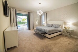 9 habitaciones, escritorio y tabla de planchar con plancha 