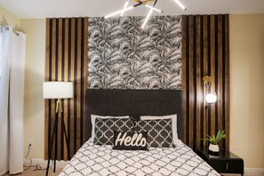 9 habitaciones, escritorio y tabla de planchar con plancha 