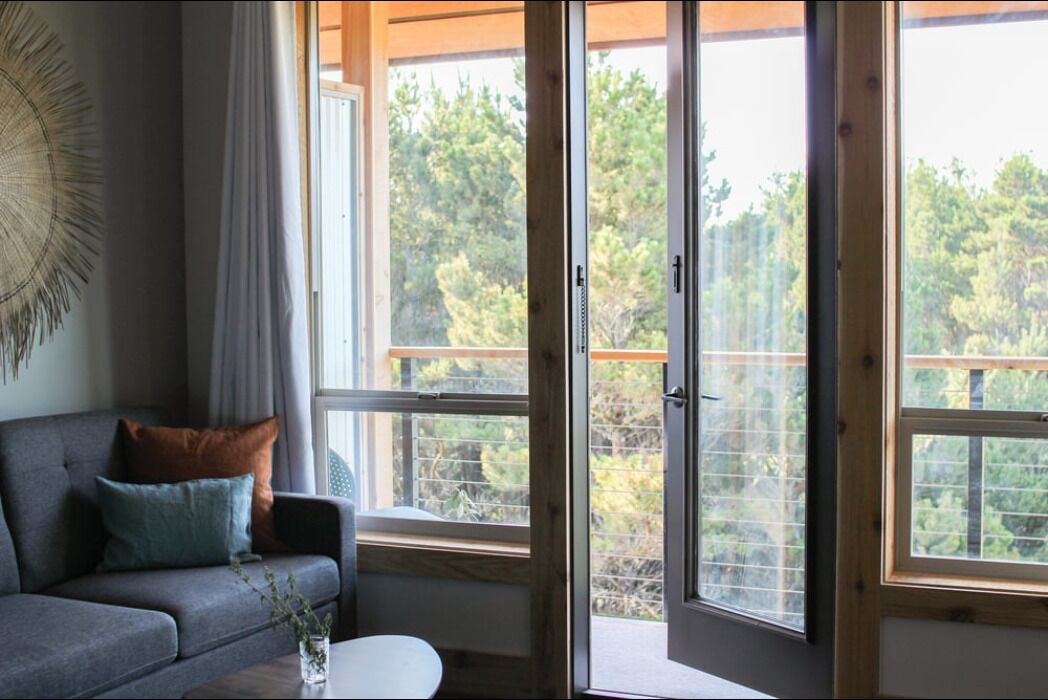 Oceanfront Oasis: Long Beach Retreat Near Discovery Trail! Pets Allowed, Pool. - Long Beach