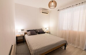 2 Schlafzimmer, Reisekinderbett, kostenloses WLAN, Bettwäsche