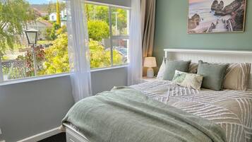 3 bedrooms, iron/ironing board, travel cot, WiFi