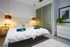 4 chambres, fer et planche à repasser, Wi-Fi, draps fournis