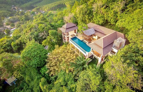 Private luxury Pool Villa with seaview, 5 min from the beach