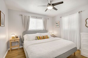 2 bedrooms, desk, iron/ironing board, free WiFi
